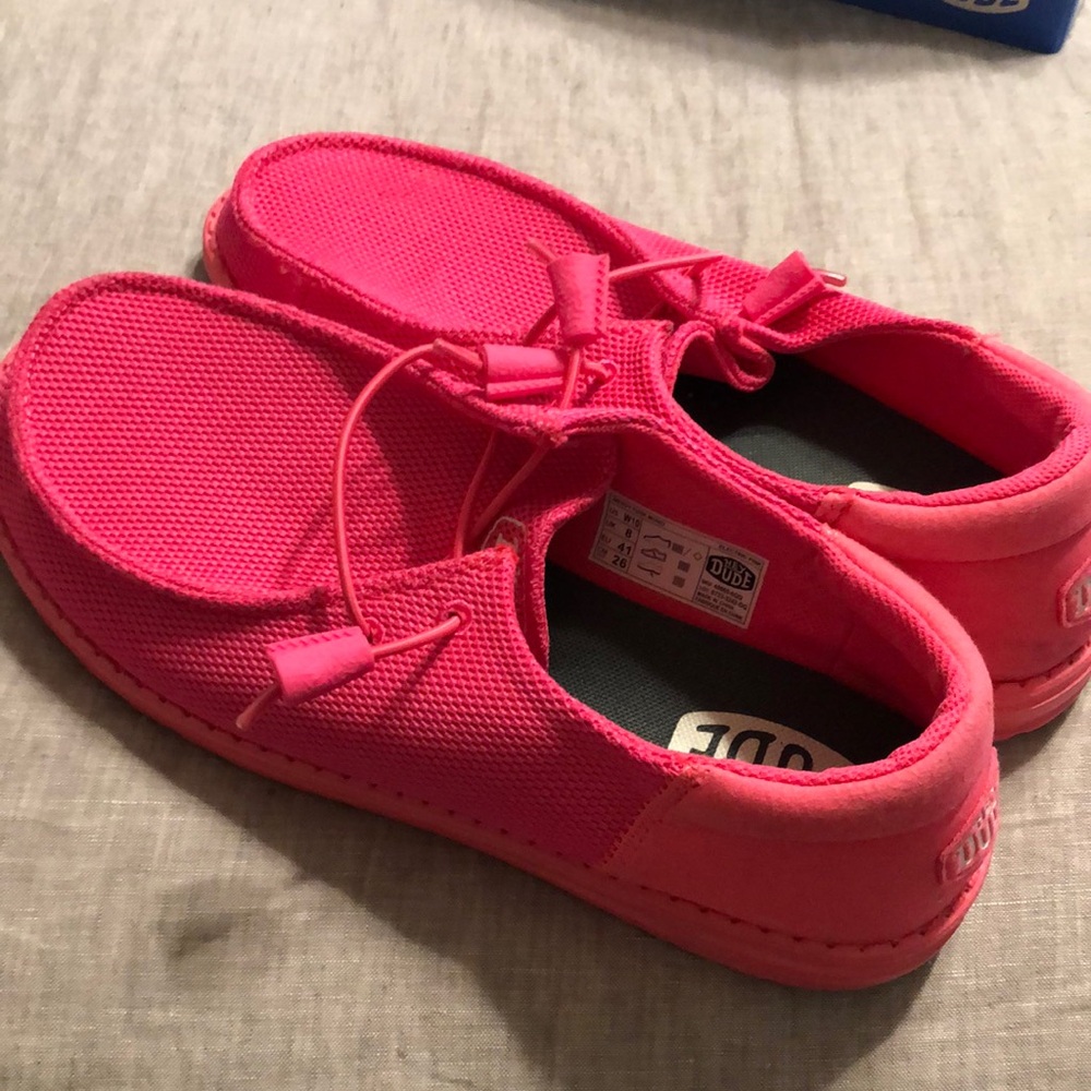 Hot pink hey dudes